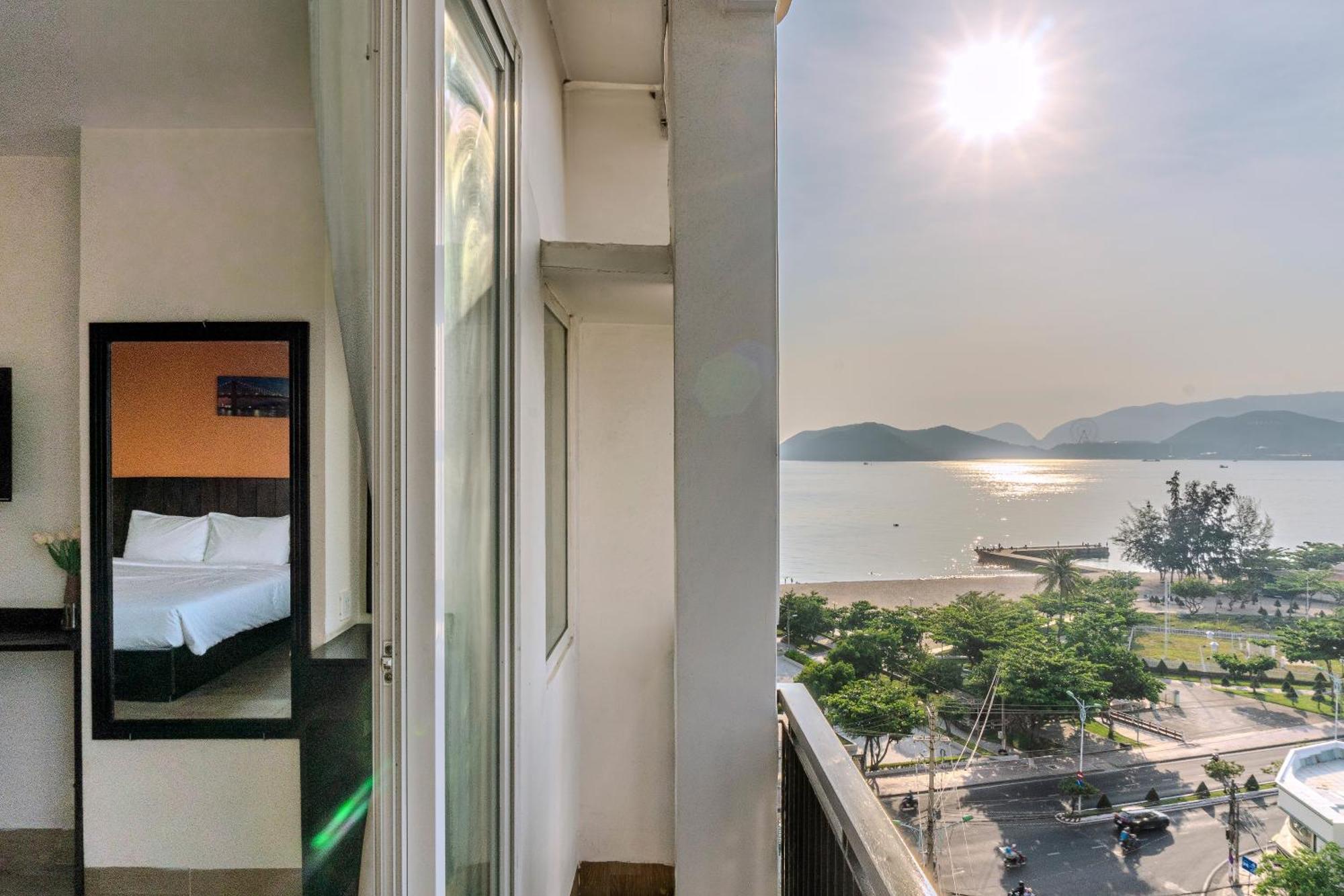 Melyna Hotel Nha Trang Beach ภายนอก รูปภาพ